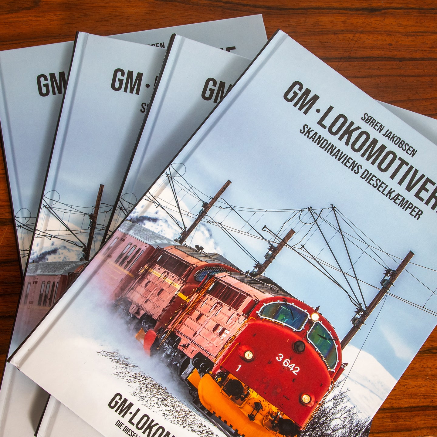 10 bøger efter aftale med Norsk Jernbaneklub