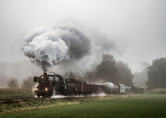 BR 52 3879 med godstog